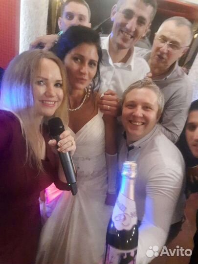 Ведущая на свадьбу тамада на юбилей