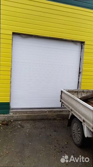 Секционные подъемные ворота для частного дома