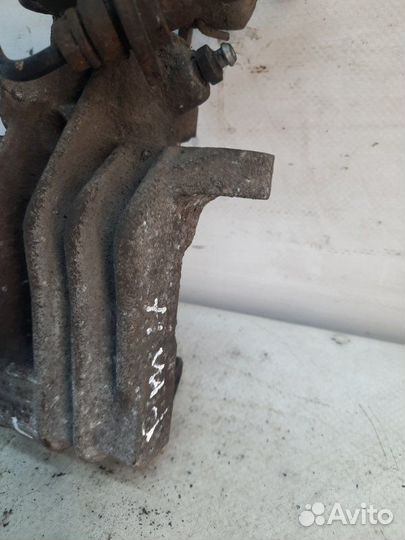 Суппорт тормозной задний левый Volkswagen Golf