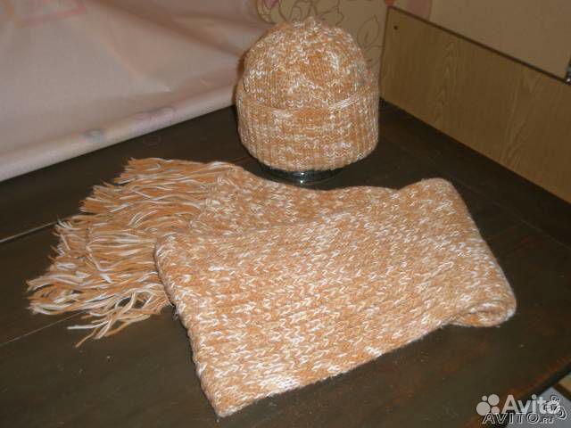 Вязанные шапка и шарф