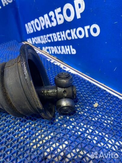 Правый привод Nissan Cefiro A33 седан VQ20 2000