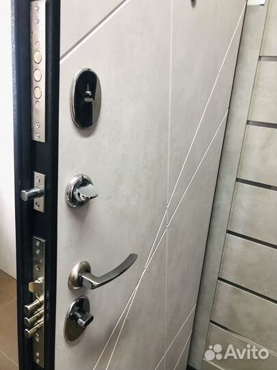 Входные двери новые