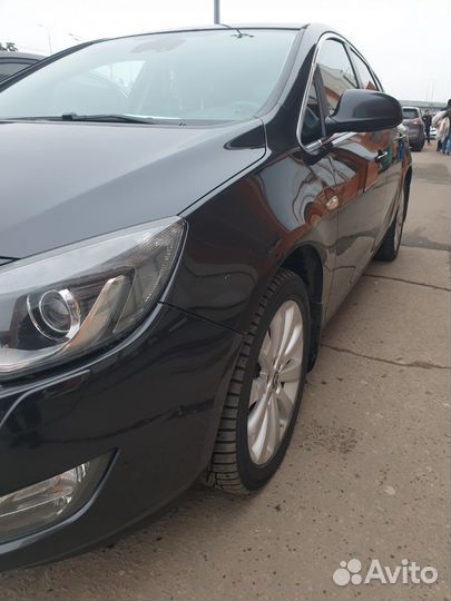 Opel Astra 1.4 AT, 2011, 118 000 км