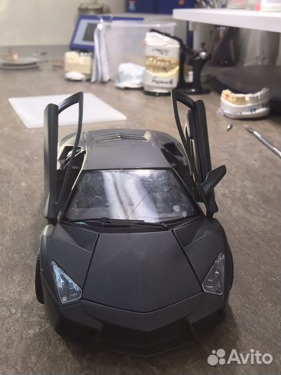 Lamborghini reventon 1:18