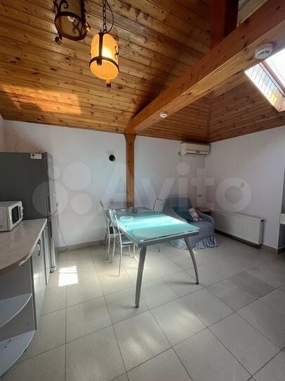 2-к. квартира, 40 м², 3/3 эт.