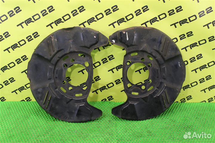 Щиток тормозного диска передний Subaru Legacy BR9