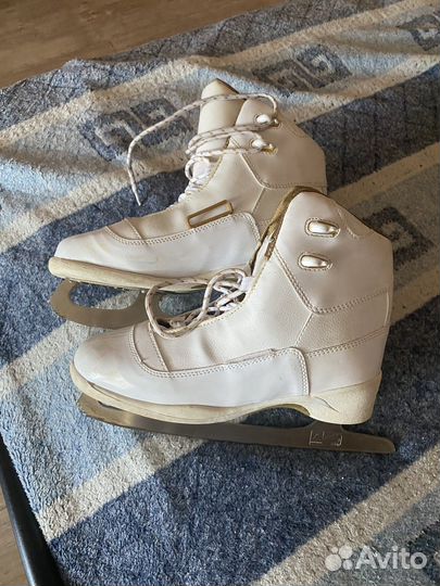 Коньки фигурные женские 38 размер