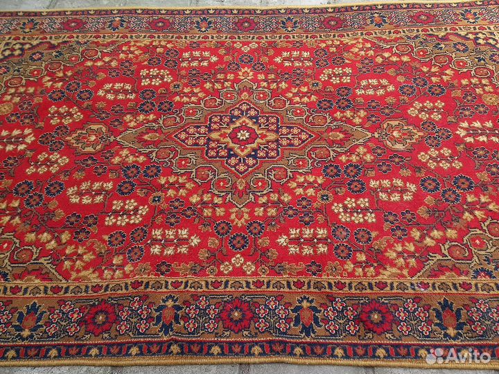 Ковер шерстяной