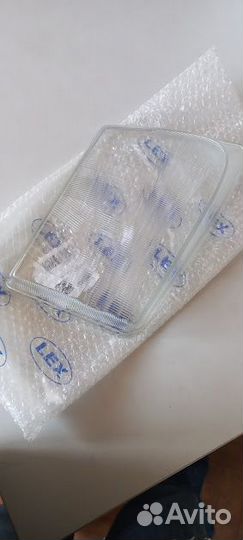 Mercedes.Стекло фары BM638 правой