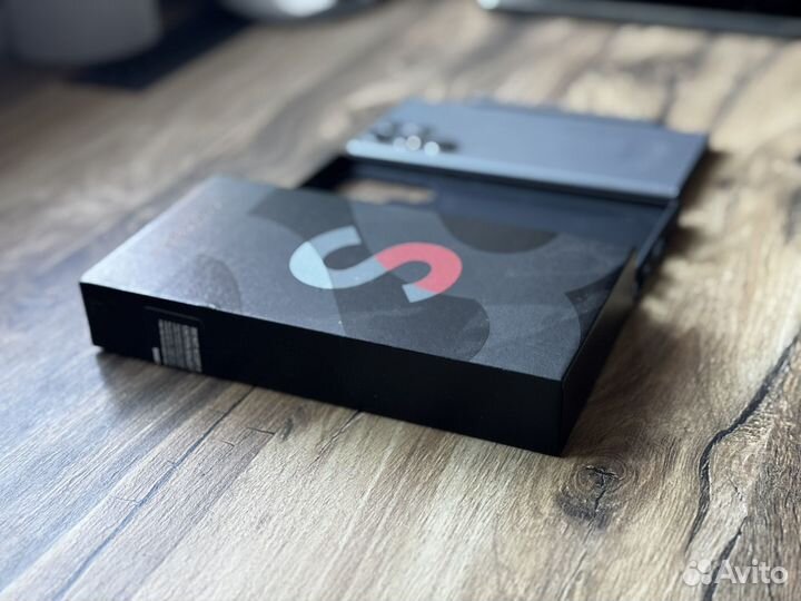 Samsung Galaxy S22 Ultra, 8/128 ГБ