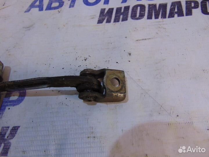 Ограничитель двери для ваз LADA Kalina 2004