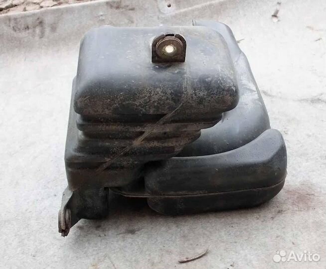 Резонатор воздушного фильтра Mazda 323F BJ