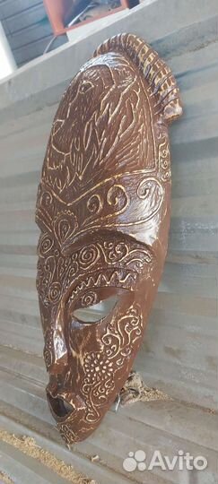 Маска в африканском стиле