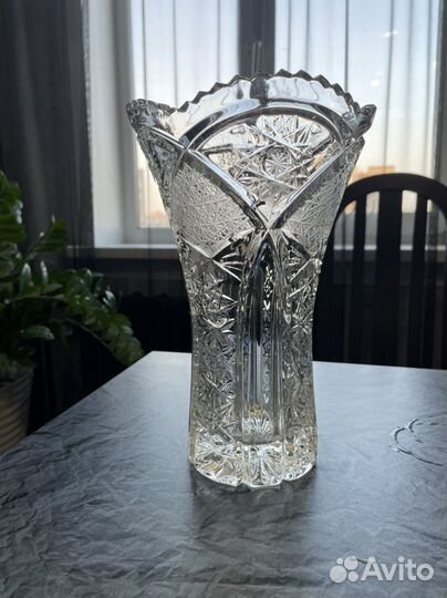 Хрустальная ваза