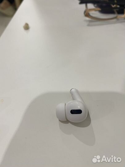 Левый наушник от airpods pro (оригинал)
