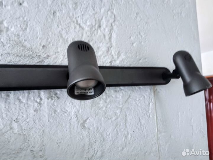 Спот светильник поворотный настенный на три лампы