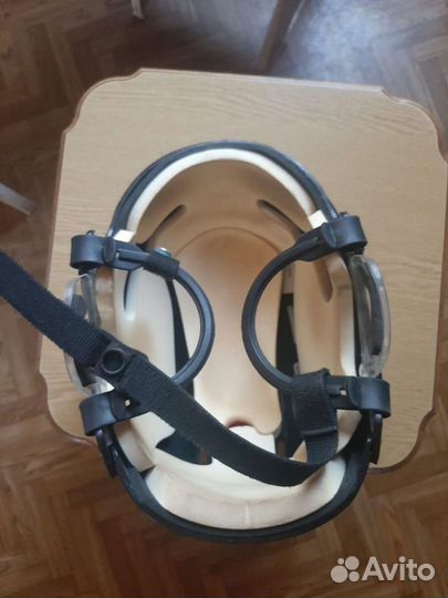 Хоккейный шлем