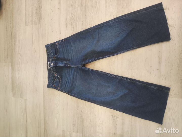 Джинсы широкие Pull and bear