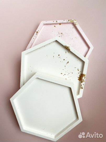 Подставка интерьерная из гипса