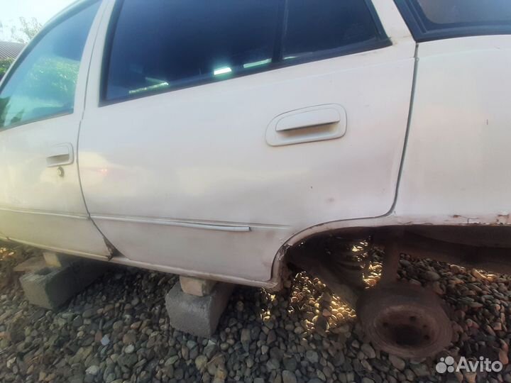 Задняя левая дверь на Дэу Нексия,Daewoo Nexia