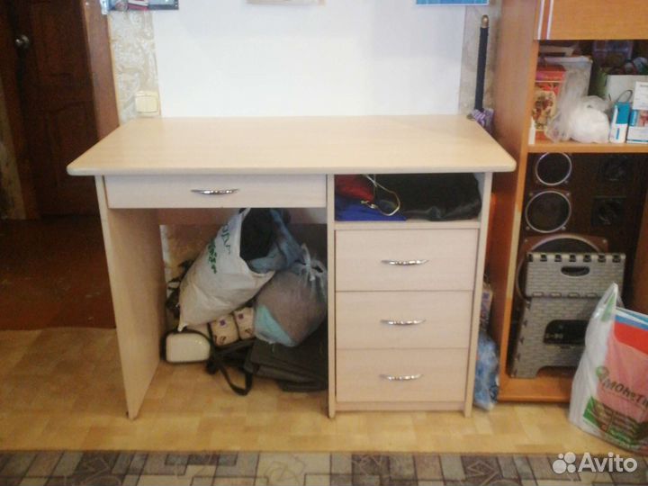 Письменный стол для школьника белый бу