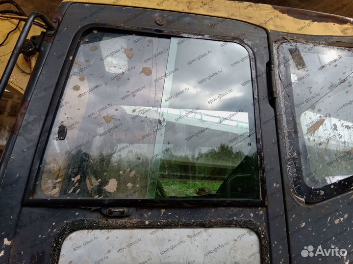 Стекло дверное нижние для Hitachi Zaxis 270 3G-5G