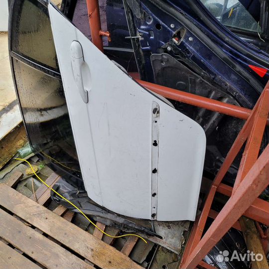 Задняя левая дверь на бмв е46