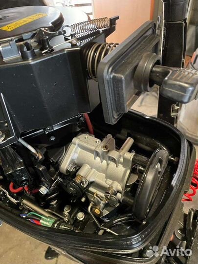 Лодочный двигатель