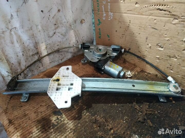 Стеклоподъемник задний левый Kia Rio 3