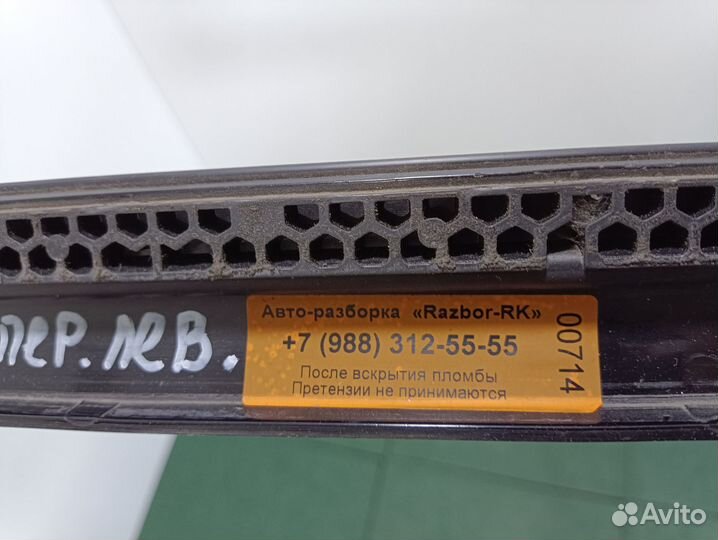 Молдинг передней левой двери VW Passat B7