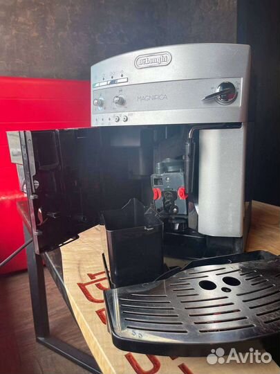 Кофе-машина Delonghi Magnifica Ecam 3000b