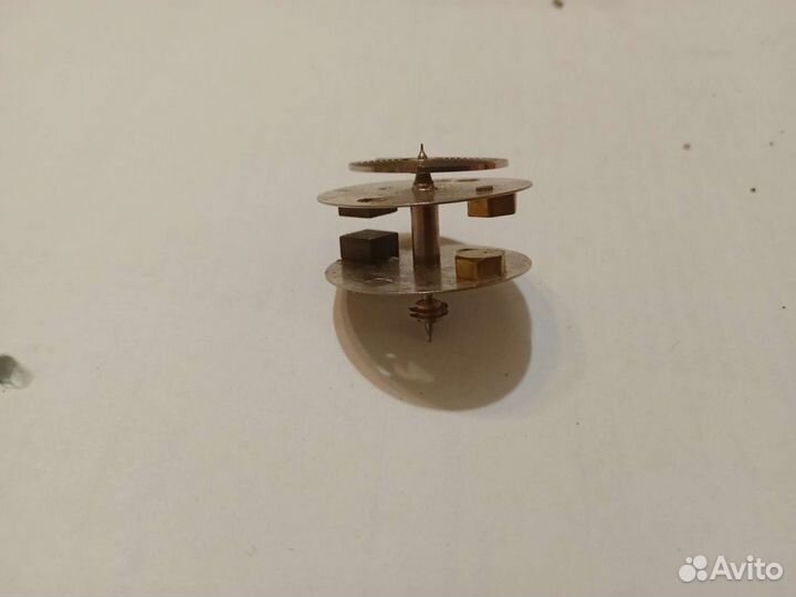 Маятник для электромех. часов очз и др.запчасти