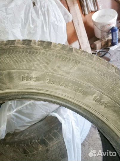 Goodyear Wrangler HP All Weather 255/55 R18