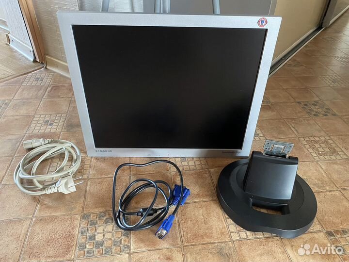 Монитор Samsung syncmaster 710v