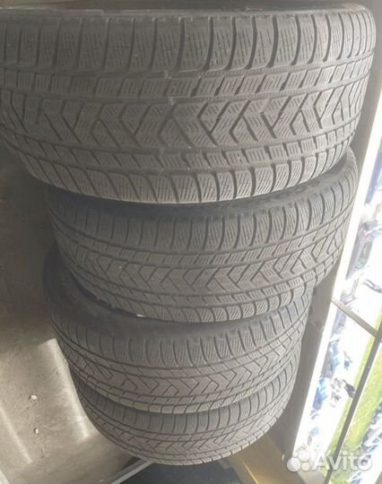 Pirelli Scorpion Winter 275/40 R22 108V