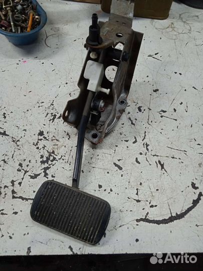 Педаль тормоза Ford Taurus 1 Форд Таурус 1
