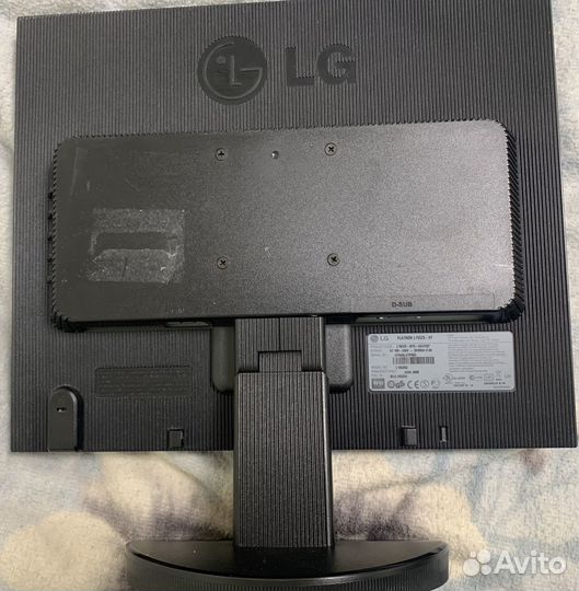 Монитор LG flatron L1952S -BF
