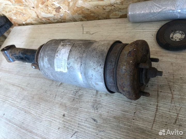 Пневмостойка задняя Land Rover Discovery