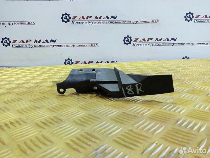Кронштейн обтекателя кабины правый Man Tgl