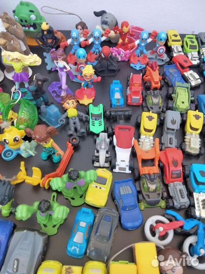 Игрушки из Киндер сюрпризов