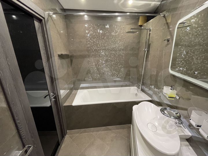 3-к. квартира, 85 м², 15/17 эт.