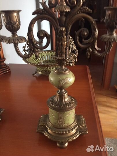 Два подсвечника и чаша, фарфор с бронзой