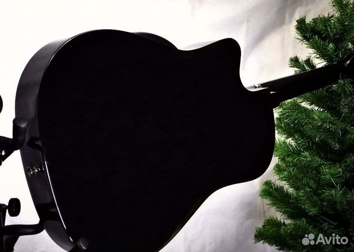 Акустическая гитара новая с чехлом