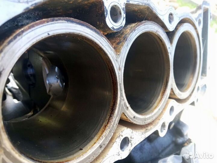 Блок цилиндров yamaha r6 2001 г.в