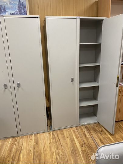 Продам офисный металлческий шкаф
