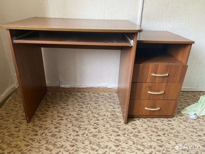 Компьютерный стол