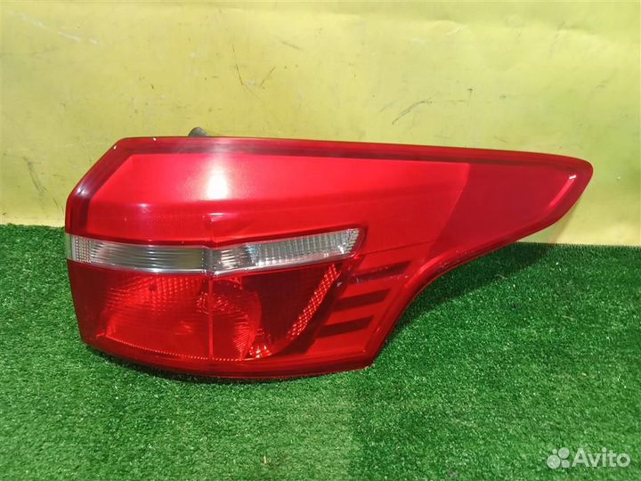 Фонарь задний наружный правый Ford Focus III 2014