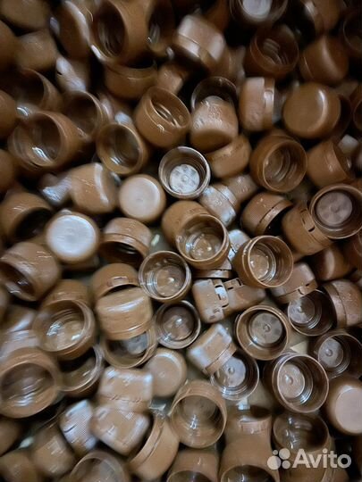 Крышки пластиковые для бутылок