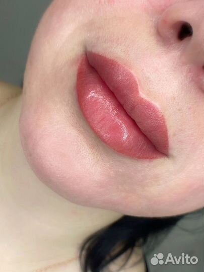 Перманентный макияж татуаж губ