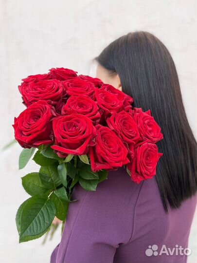 15 роз ред наоми